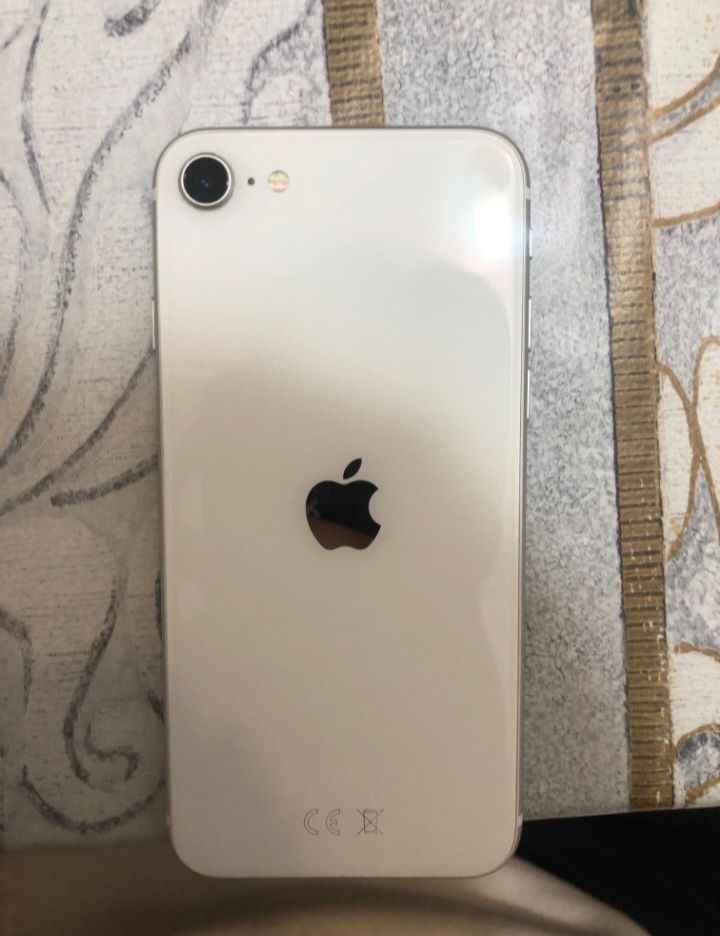 Iphone se2020 akb 100