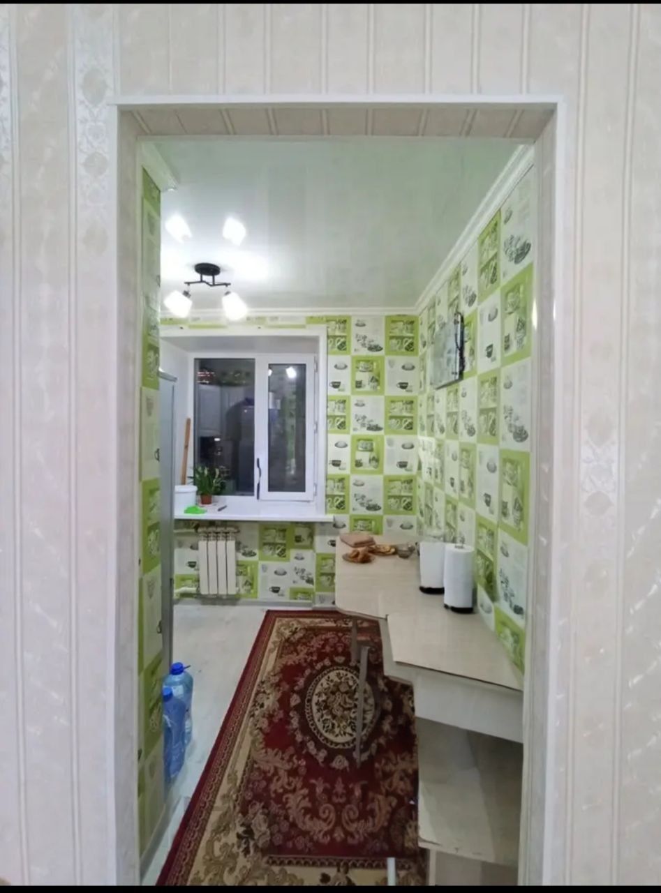 В продаже 2-х комнатная, район 6 школы.