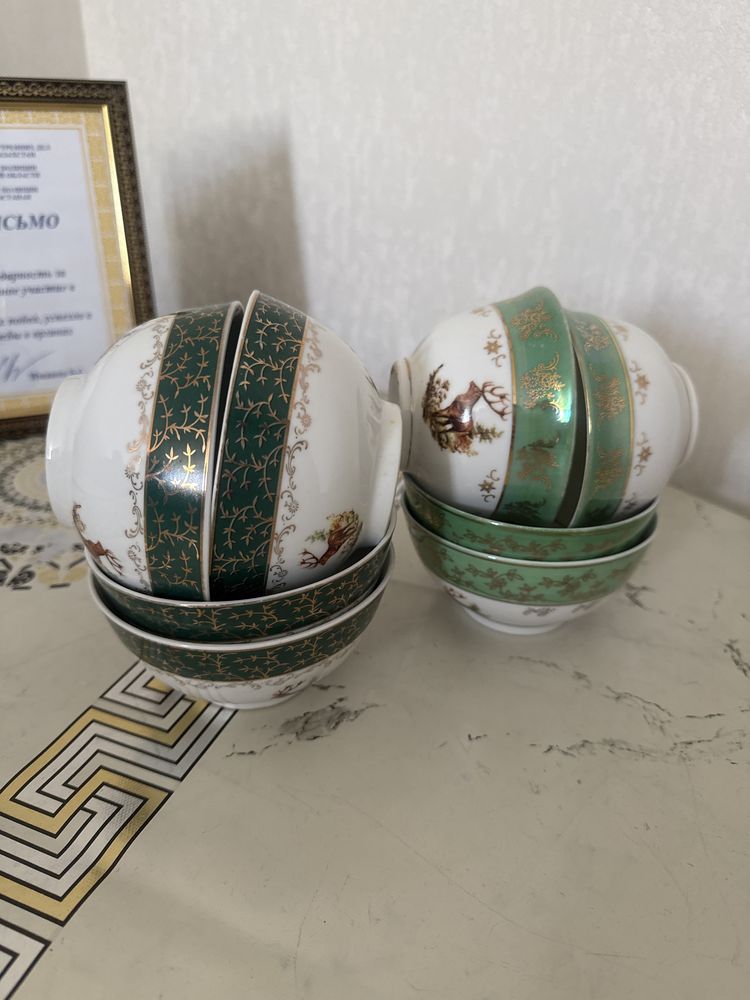 Продам сервиз на шесть персон !