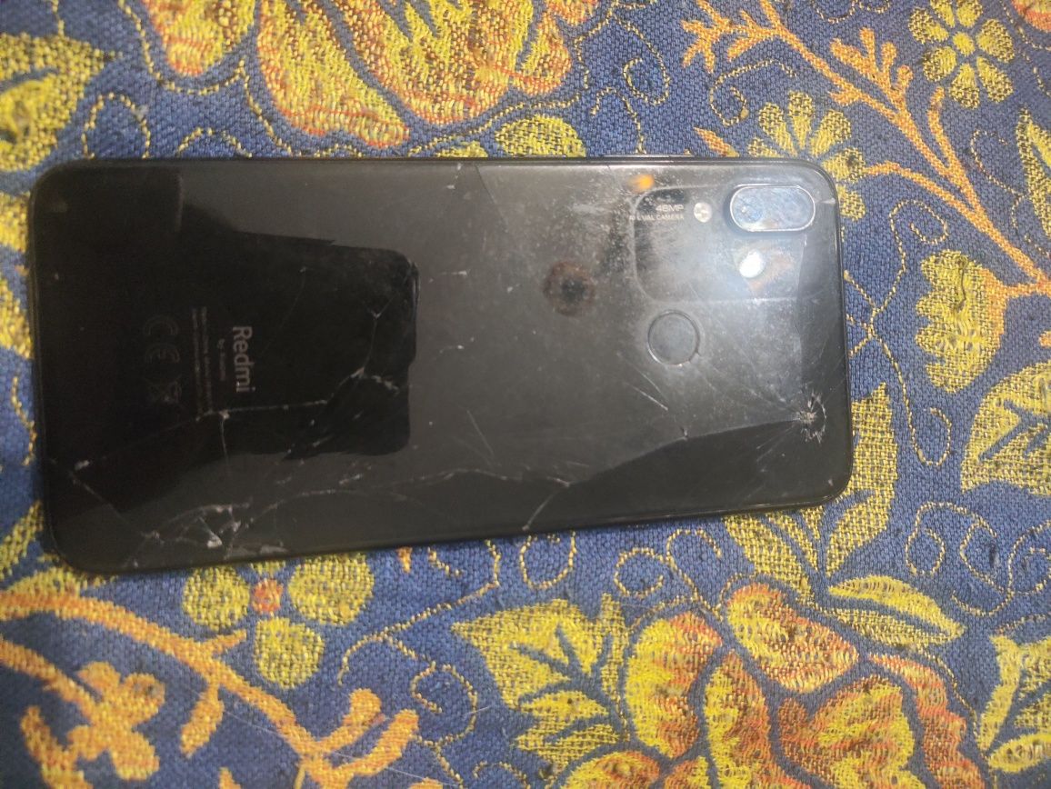 Продам Redmi Note 7 на запчасти. Торг!