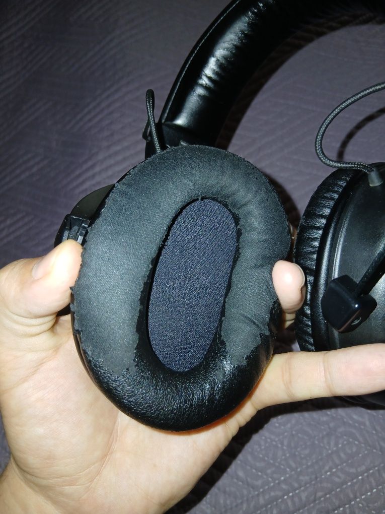 Продаю игровые наушники HyperX Cloud Core Wireless  в хорошем состояни