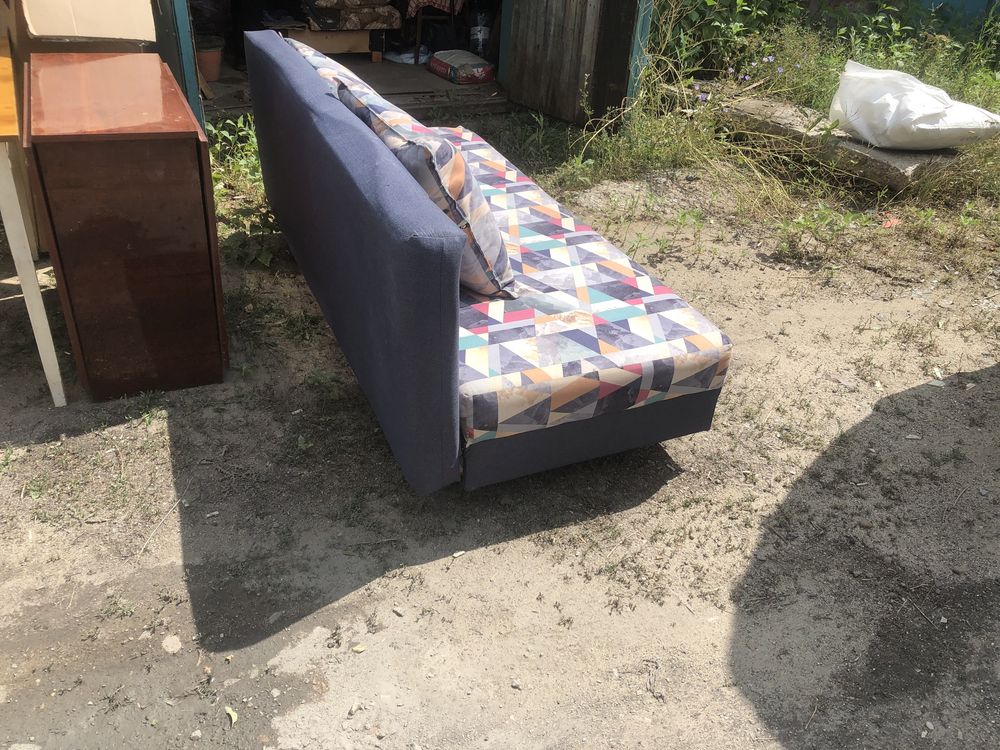 Продам тахту в хорошем состоянии
