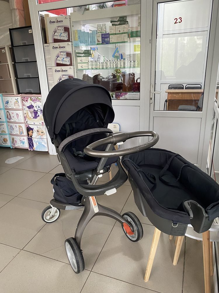 Продам бу коляску Stokke оригинал