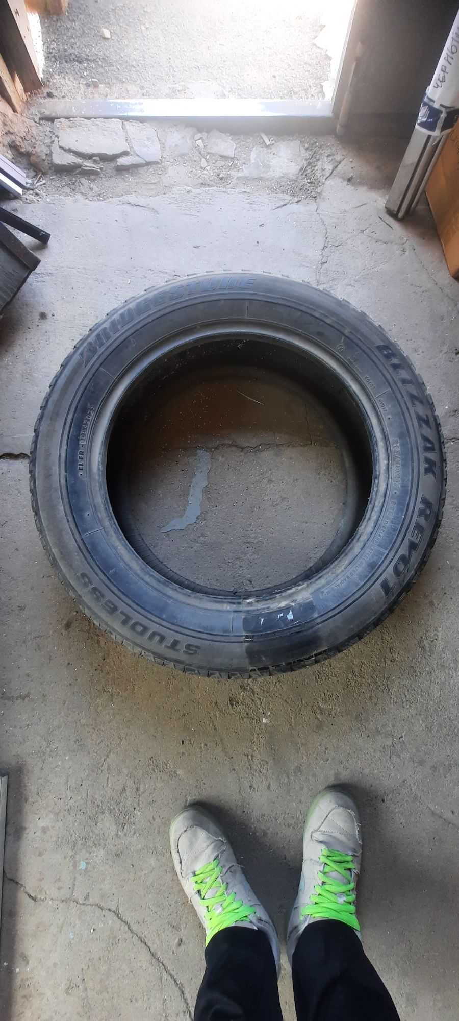 продам резину Bridgestone Blizzak Revo