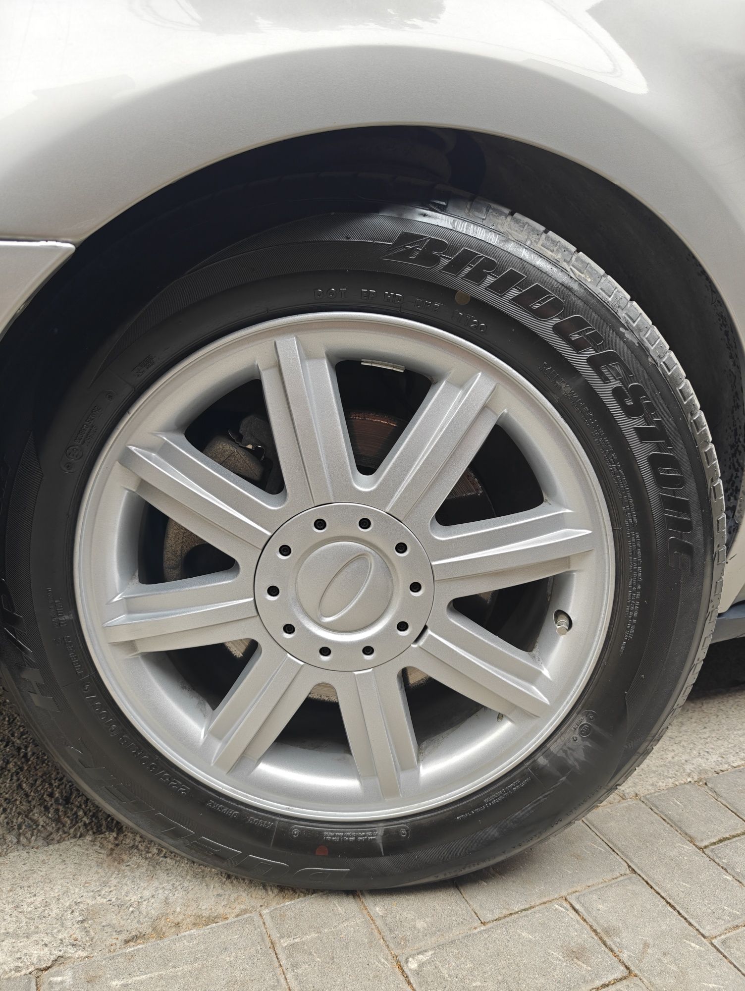 Bridgestone 225/60/18