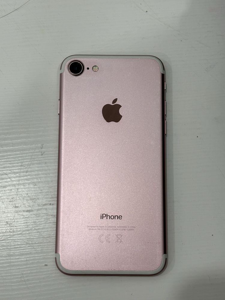 Продаю свой Iphone 7 на 32 ГБ
