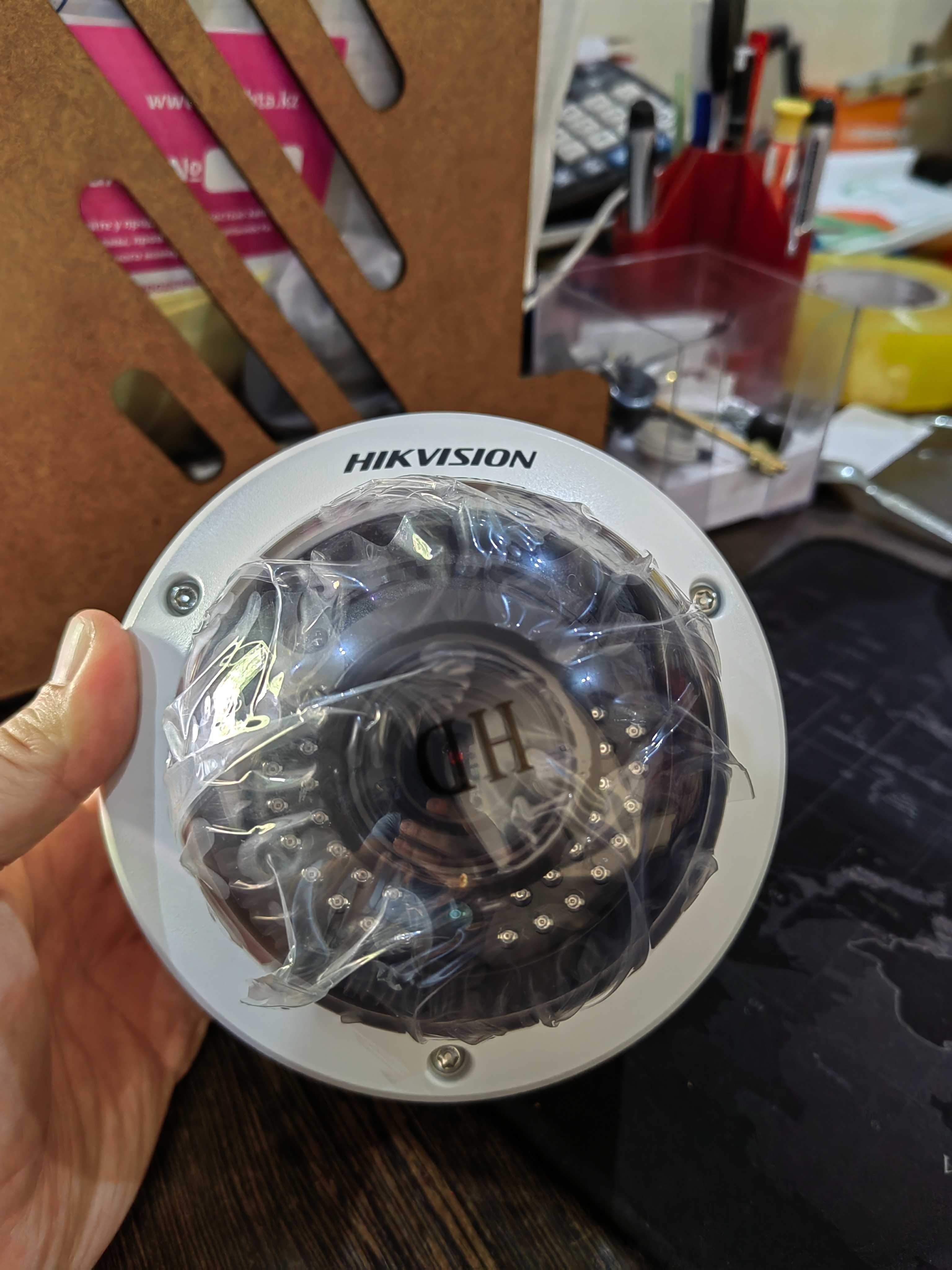 IP камера Hikvision DS-2CD4135FWD-IZ  3мп, моториз., подсчёт людей