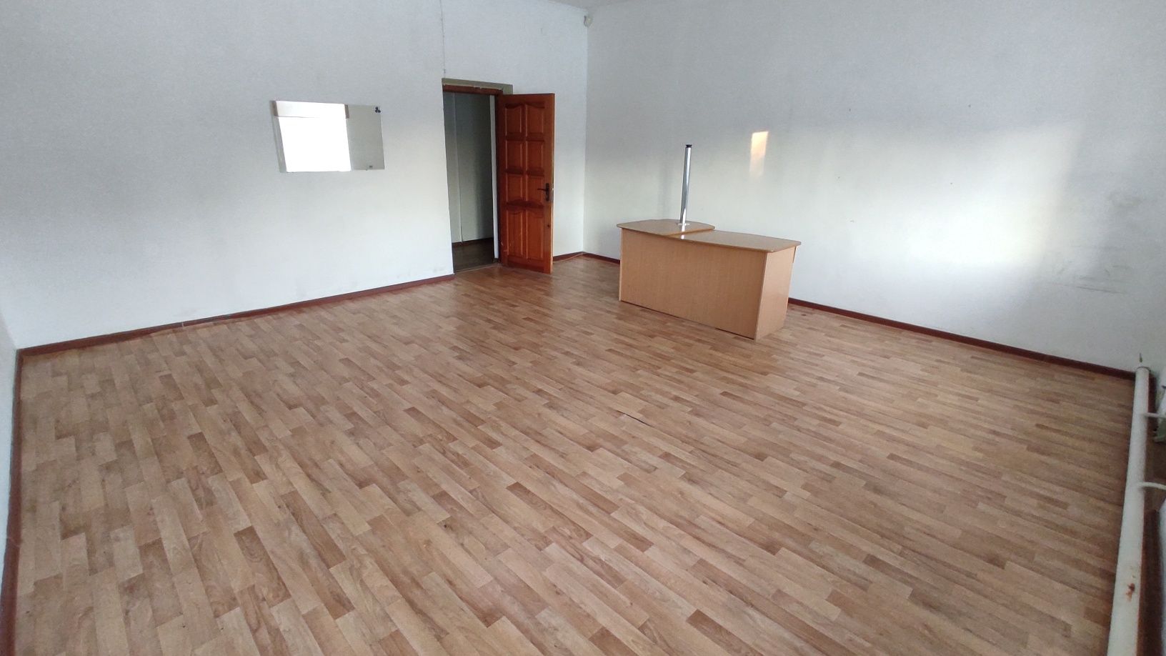 Сдам в аренду офисное помещение! Ул. Бакинска 1/1 . На 2-м этаже! 3200