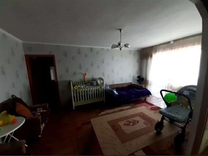 Продам 3-х комнатную квартиру в район цепмпоселка по ул Глинки 63