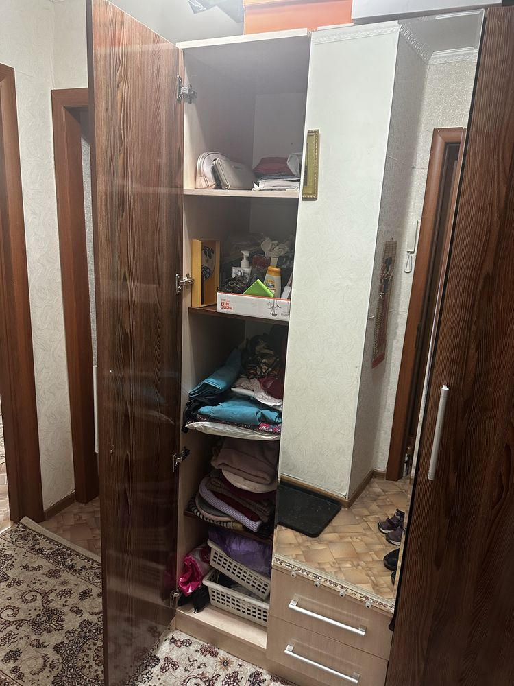 Продам шкаф в хорошем состоянии.
