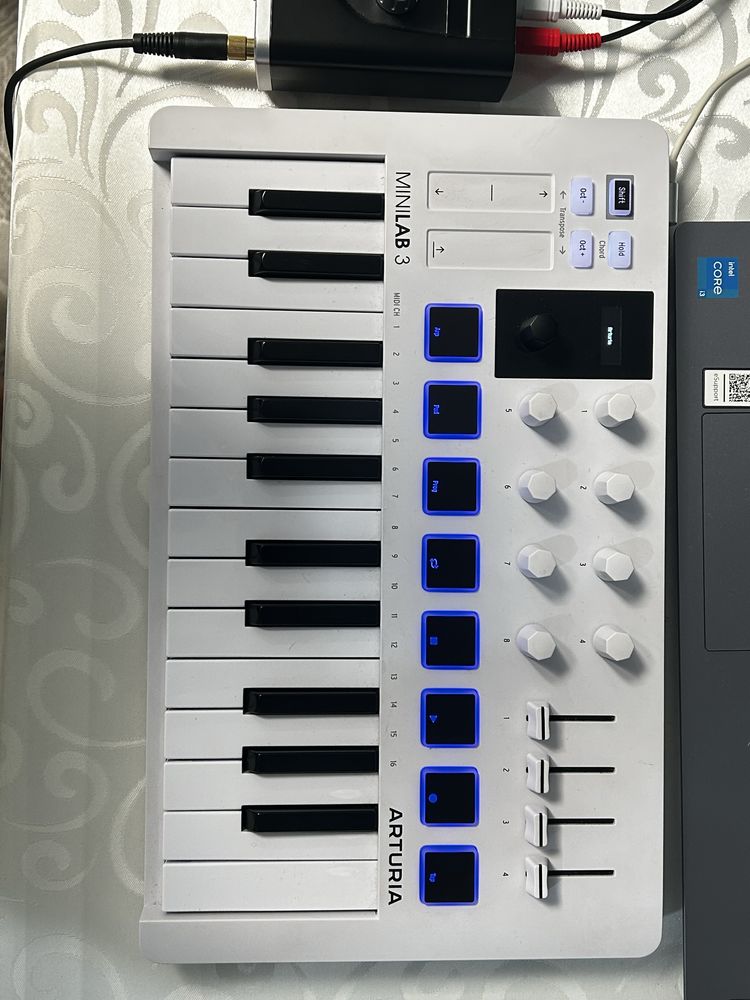 Миди клавиатура Arturia