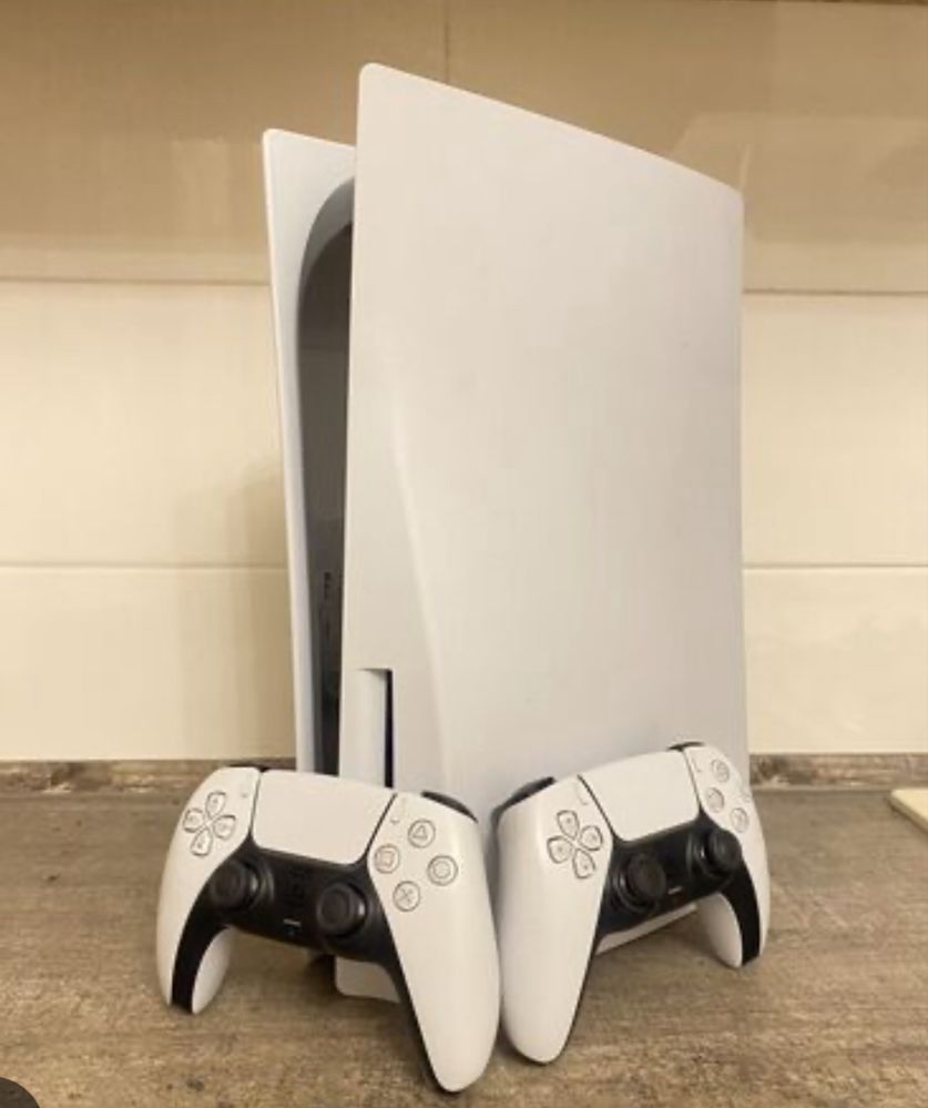*Продаю PlayStation 5 (PS5) — отличное состояние!*