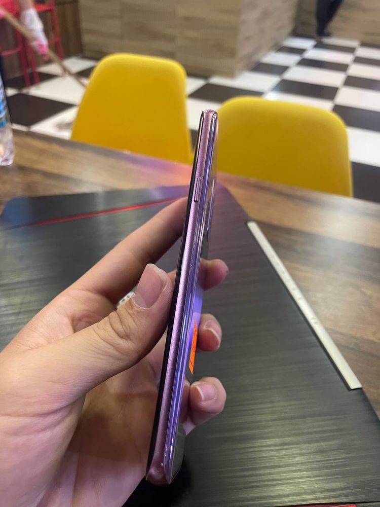 Samsung Galaxy S9 Plus в хорошем состоянии