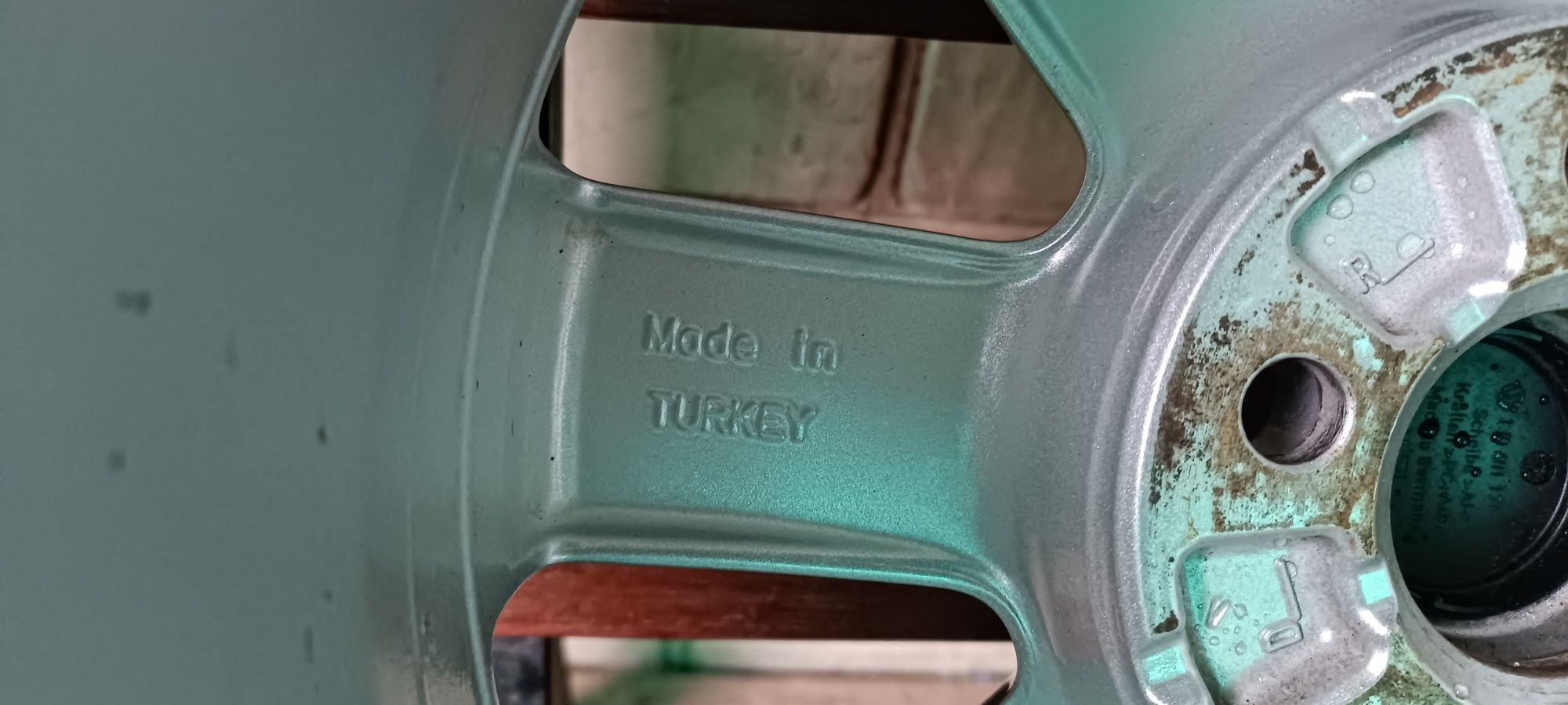 Продам диски на Фольксваген Поло седан R15