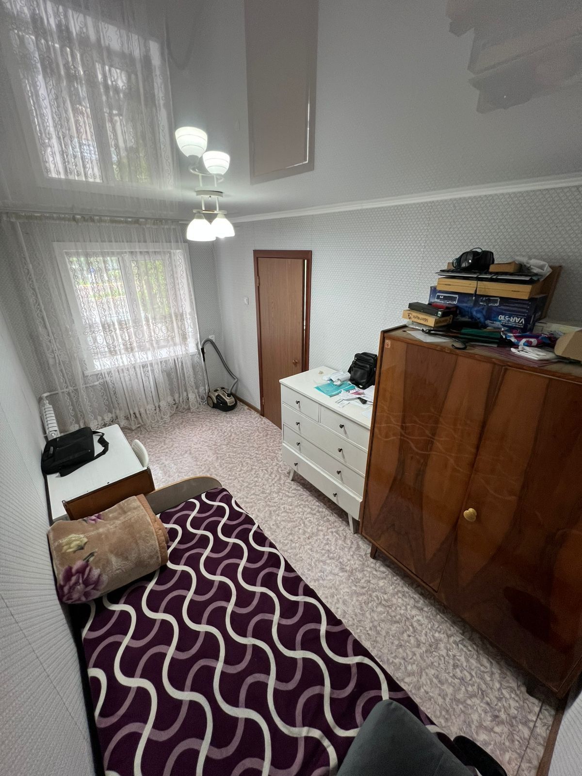 Продам 2 комнатную квартиру в кирпичном доме Мастер 12400