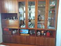 Стенка сатылады. Өте арзан. Кутимі жаксы. Багасы 15000тенге