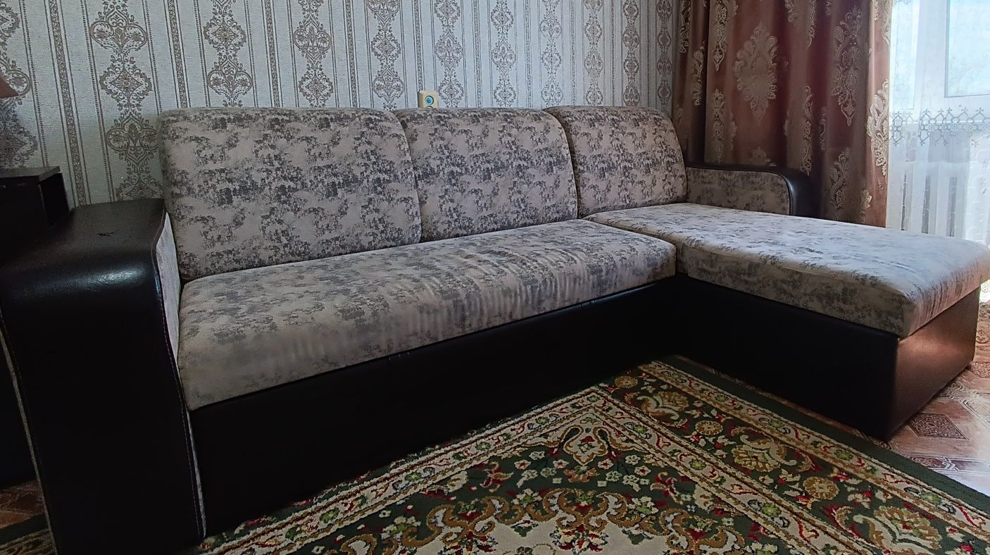 Продам диван с атаманкой