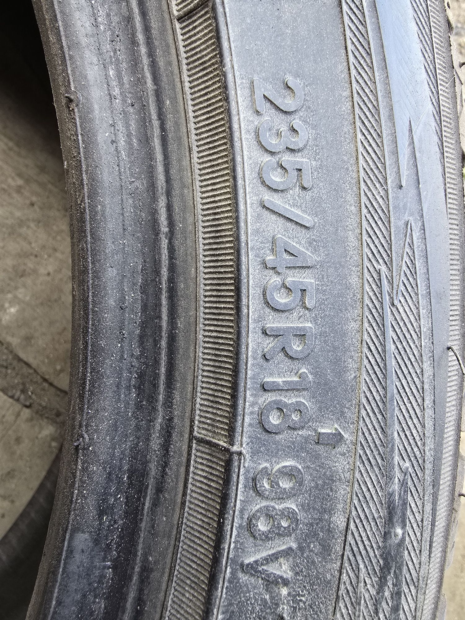 Продам шины TOYO 235/45 R18