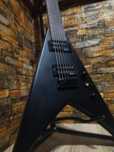 Продам электрогитару Jackson JS22 King V семистрнунная