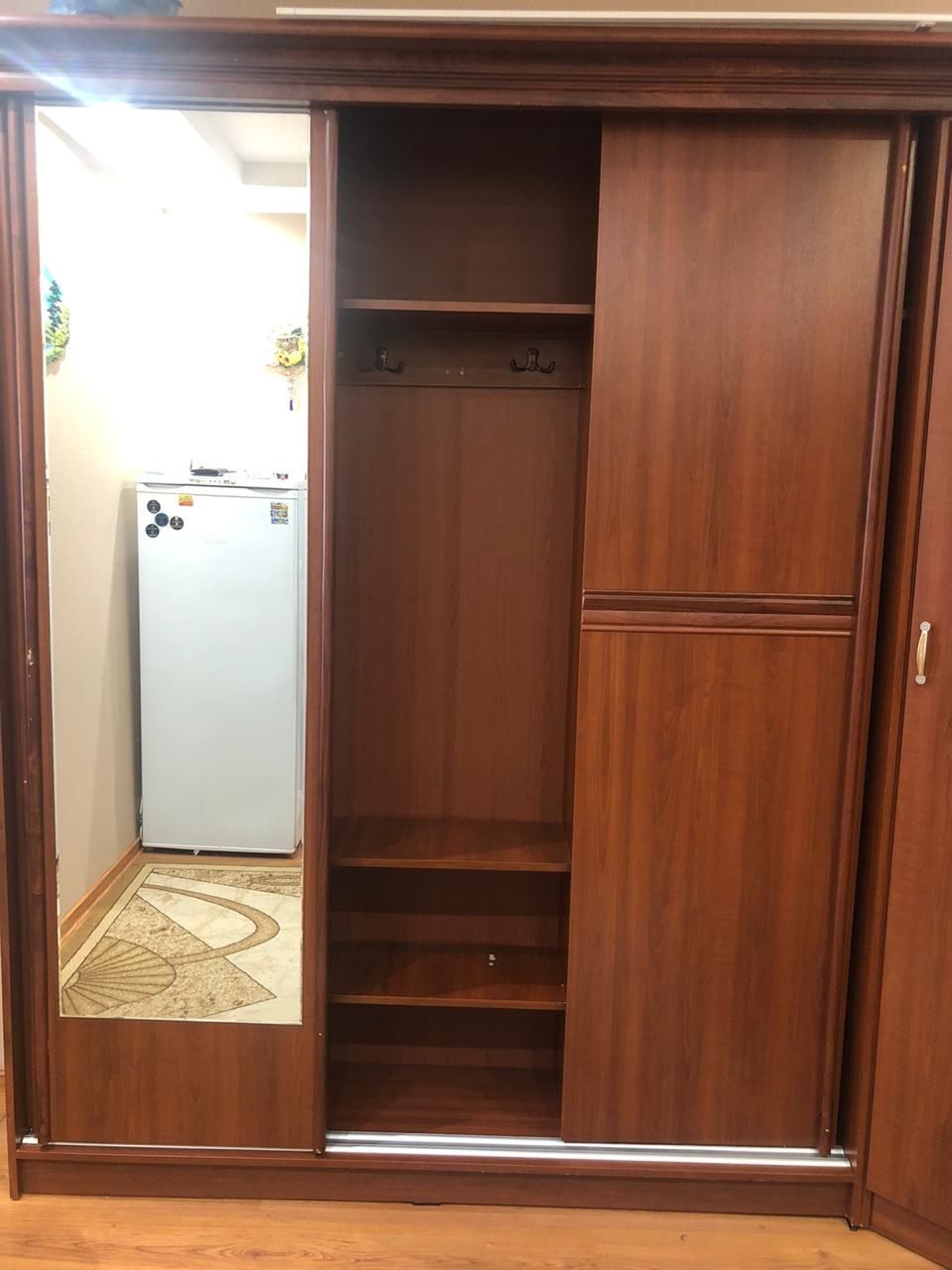 Продаю шкаф очень вместительный