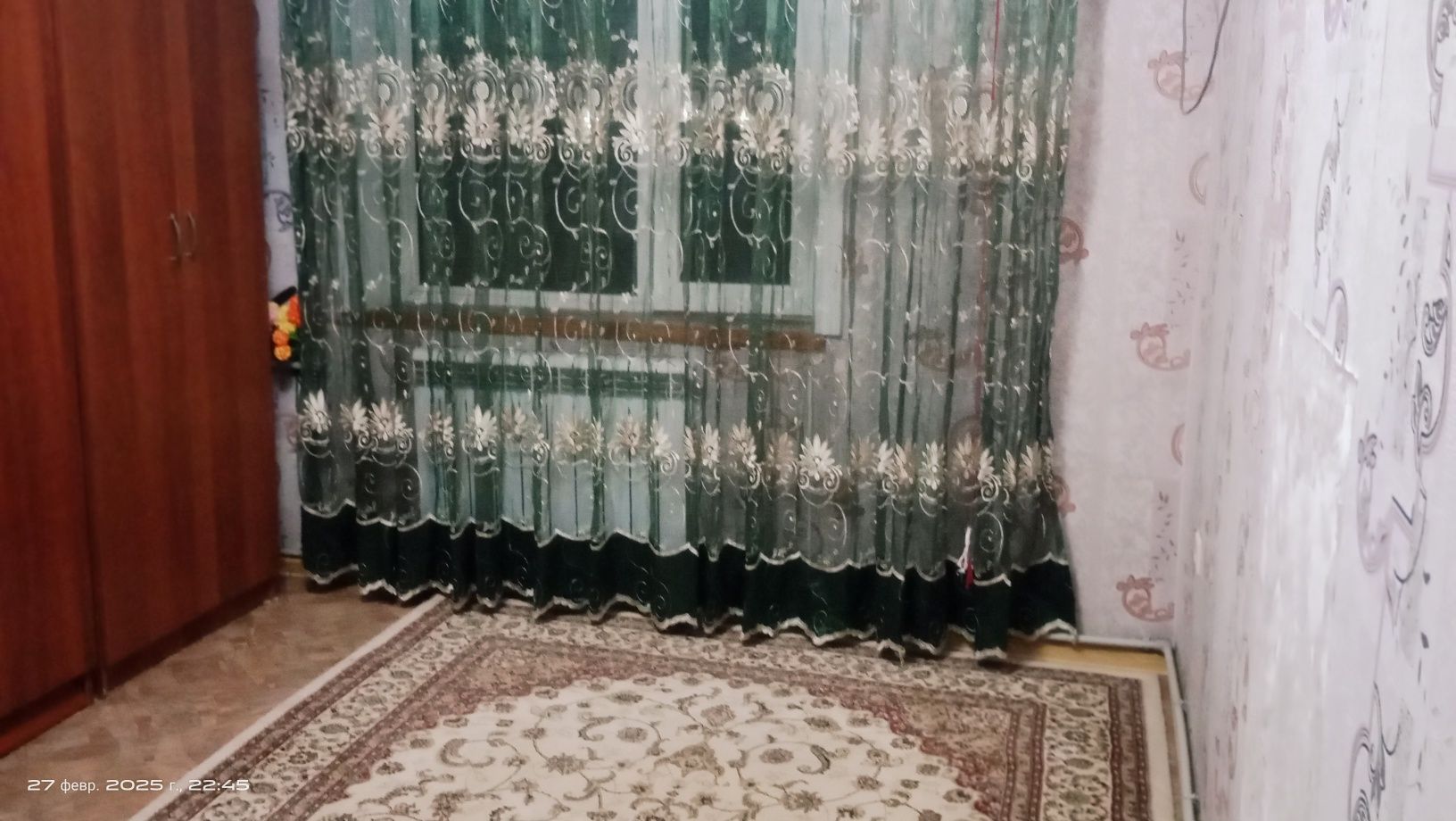 Возьму одну девушку в квартиру