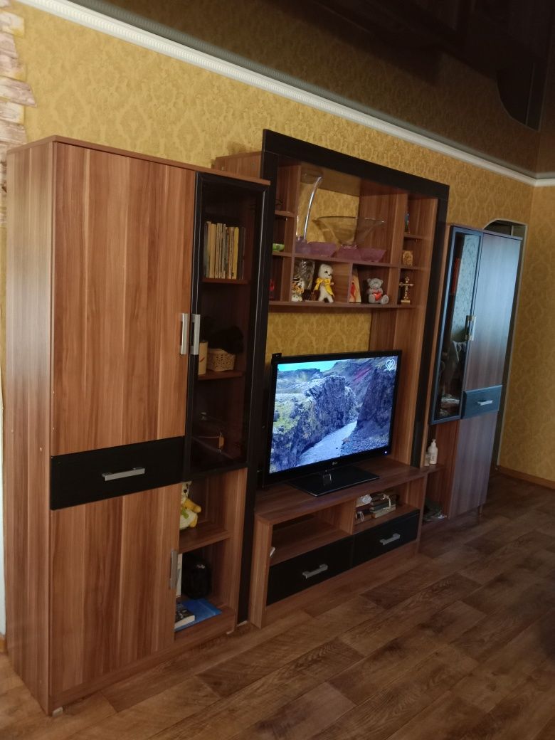 Стенка в гостиную