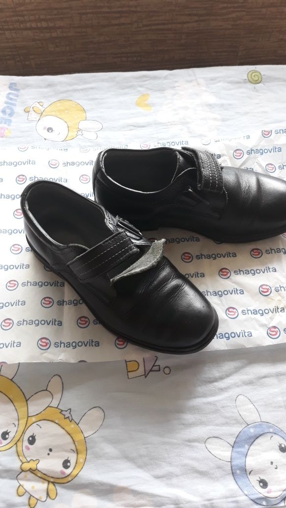 Продам детские школьные туфли 30р-р