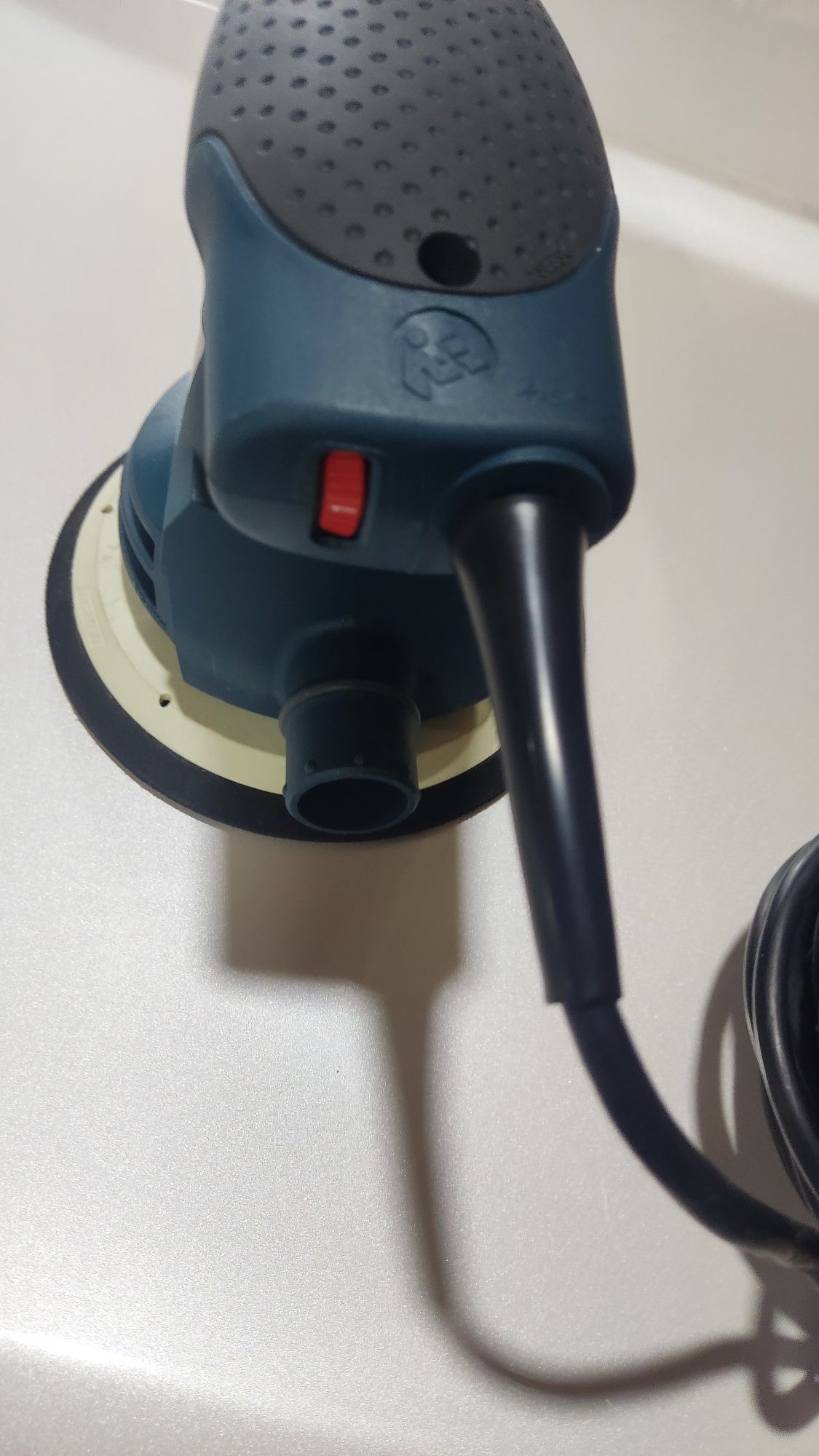 Продам шлиф машинку BOSCH шуруповёрт.болгарку.фен
