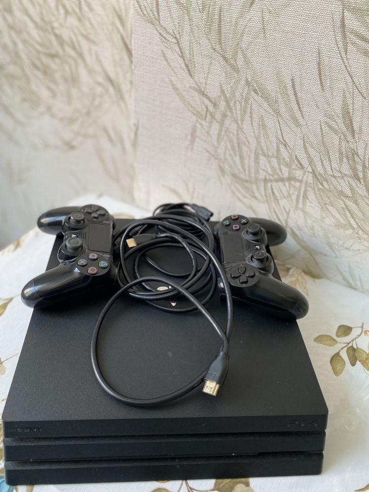 Ps 4 Pro (Срок:3 Года) 2 джойстика