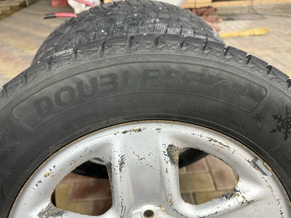 Продам комплект зимней резины с дисками | 225/65 R17 | шипованные