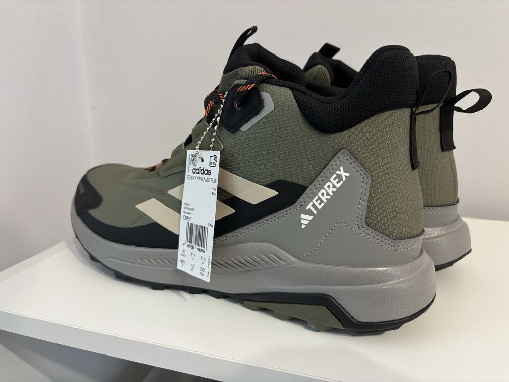 Продам Мужские Кроссовки Adidas Terrex original новые размер 44-45