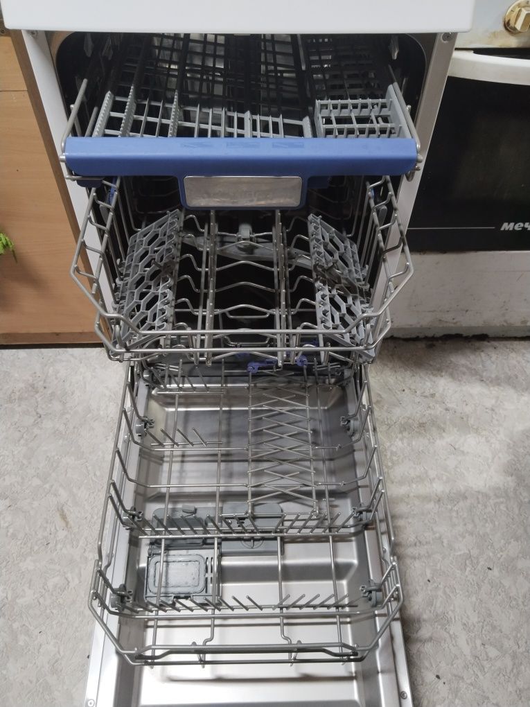 Посудомоечная машина Midea DWF8-7618QW