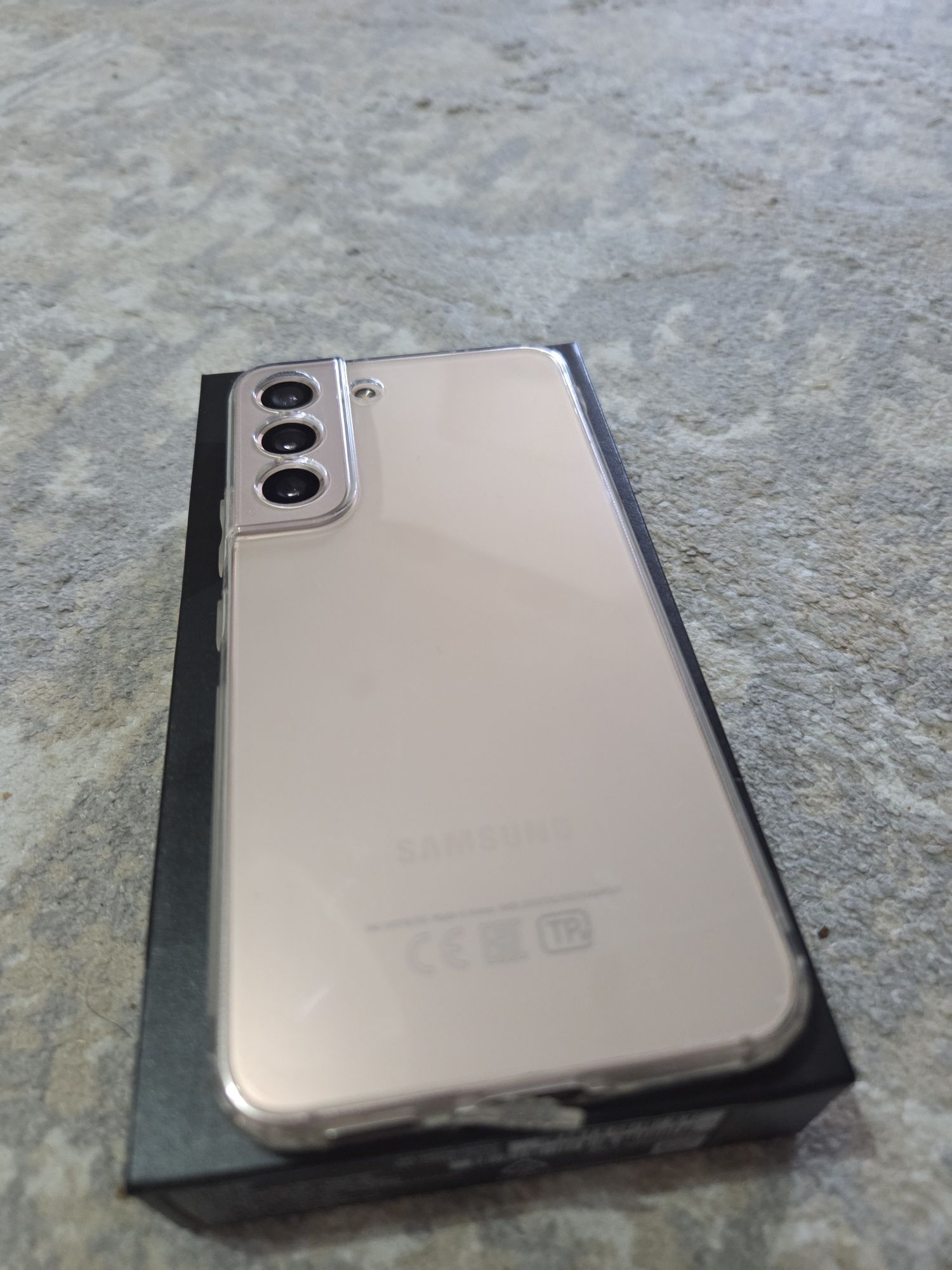 Сотовый телефон Самсунг Galaxy S22