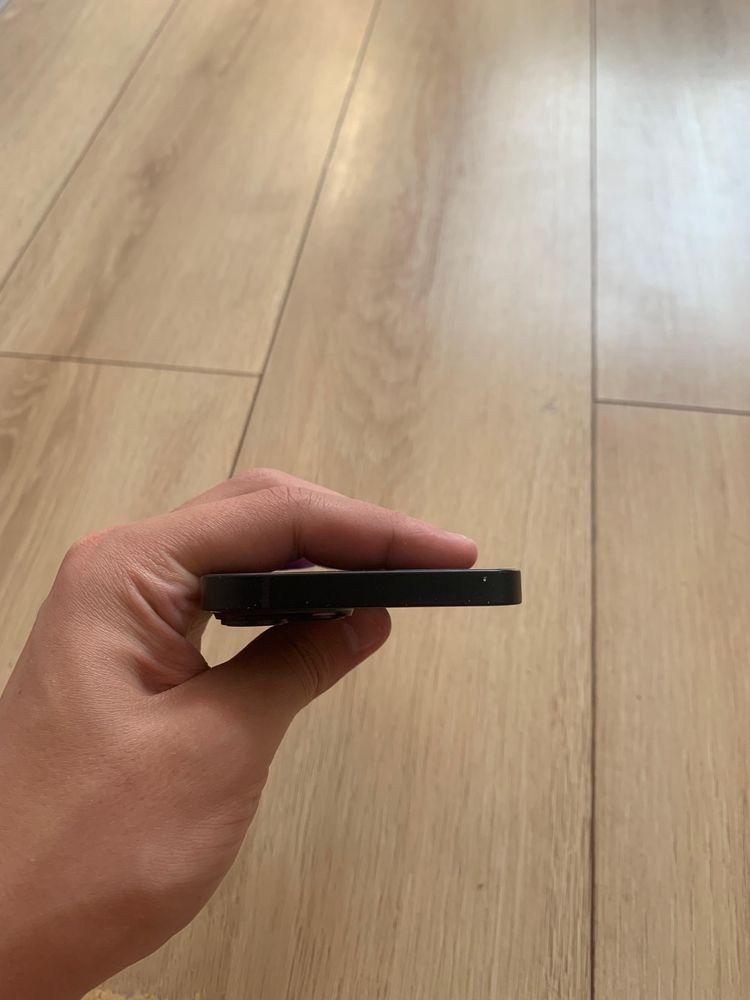 Продам Iphone 14 в хорошем состояний