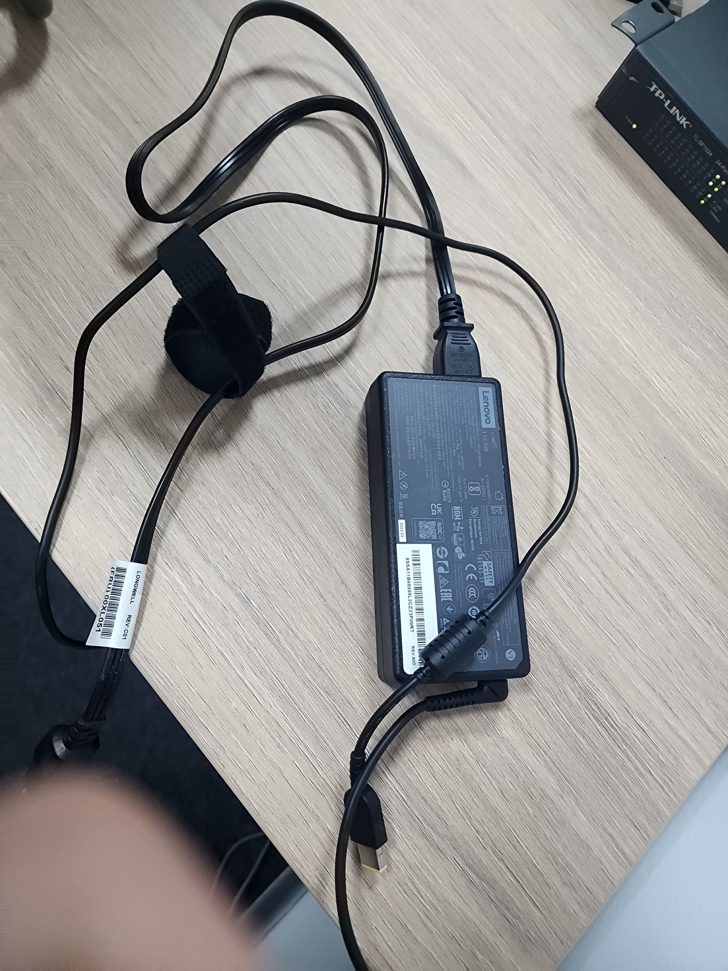 Монитор Lenovo 27