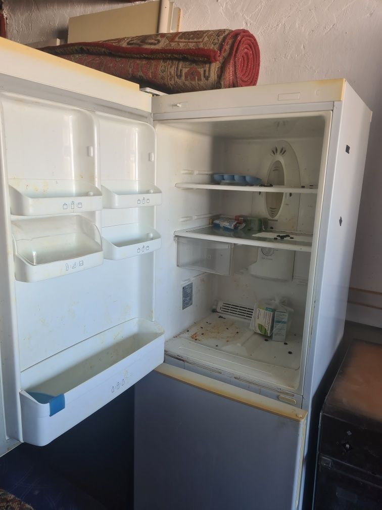 Продам холодильник
