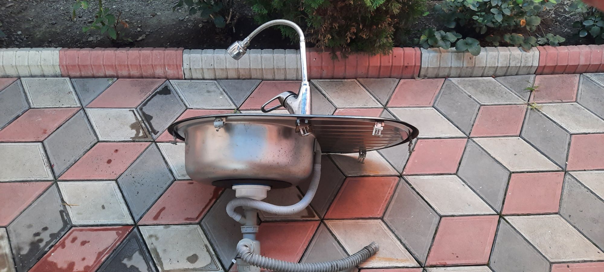 Продам кухонную мойку