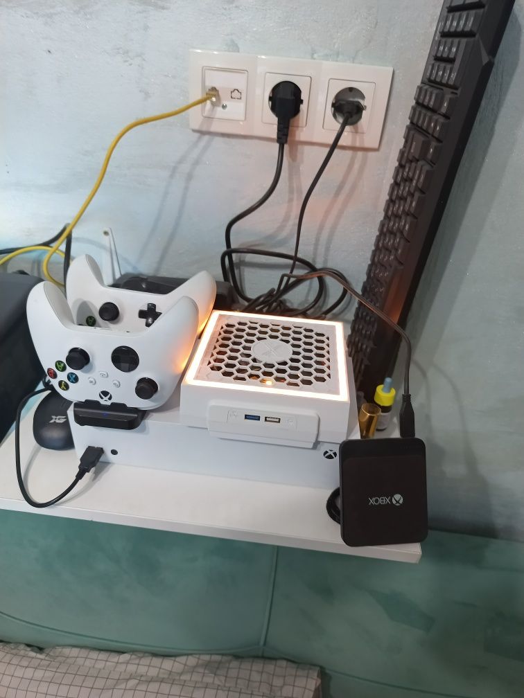 Продам Xbox series S