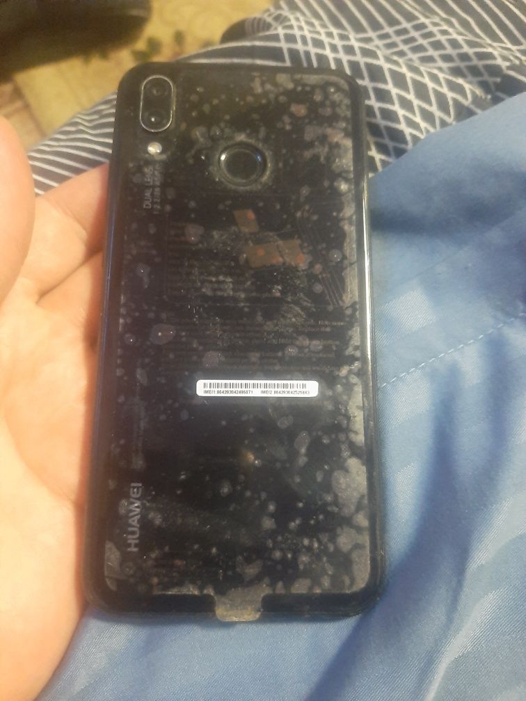 Продам Huawei p20lite