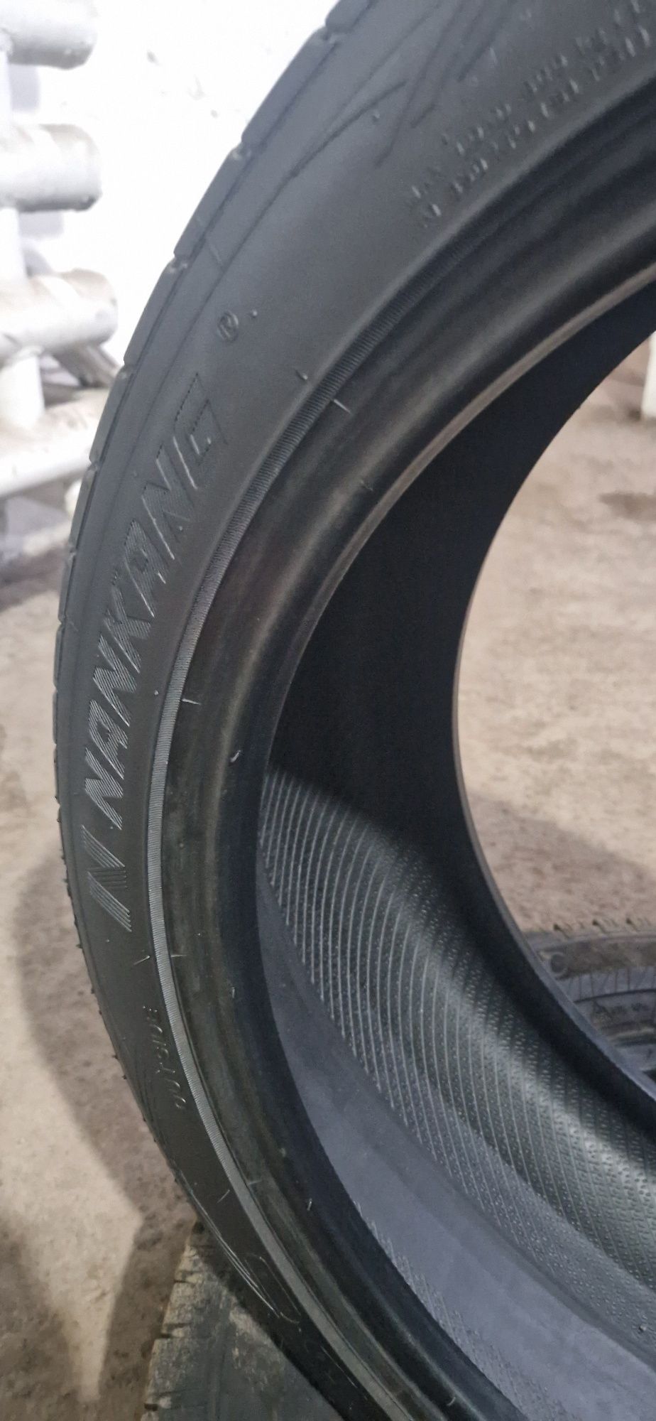 Продам комплект шин Nankang 235 45  r20