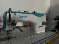 Продам швейнюю машинку jack f4