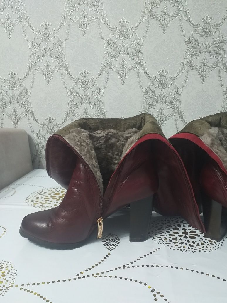 Продам сапоги,размер 38-39, цена 15000