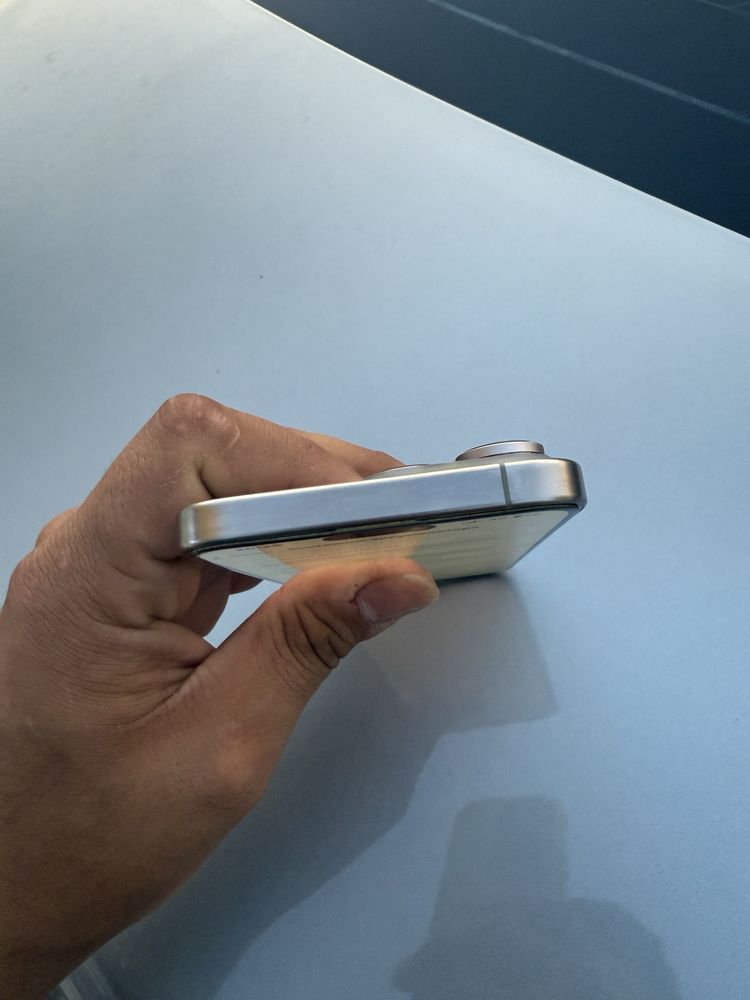 Продам Iphone 15 pro max 256gb
