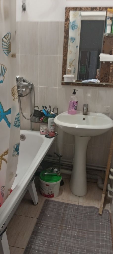 Тараз. Продаётся 2х ком кв, 1 этаж, 15 микр