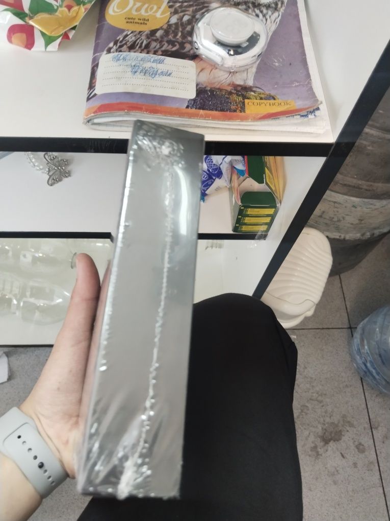 набор наушников и часов