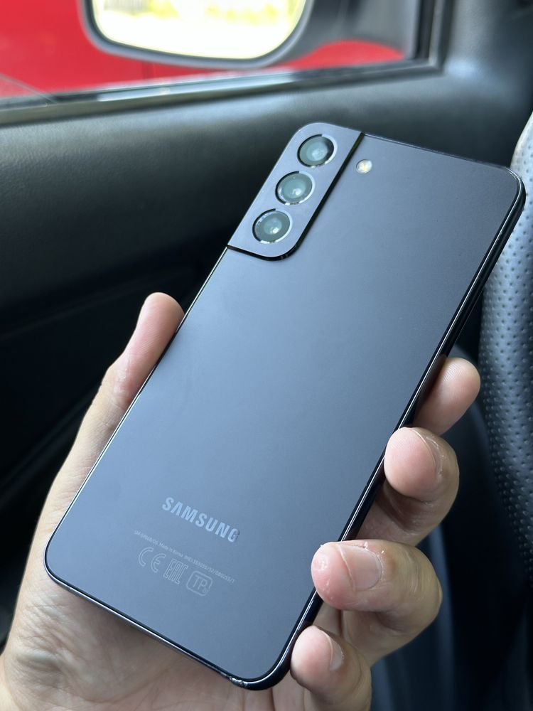Samsung s22 plus +