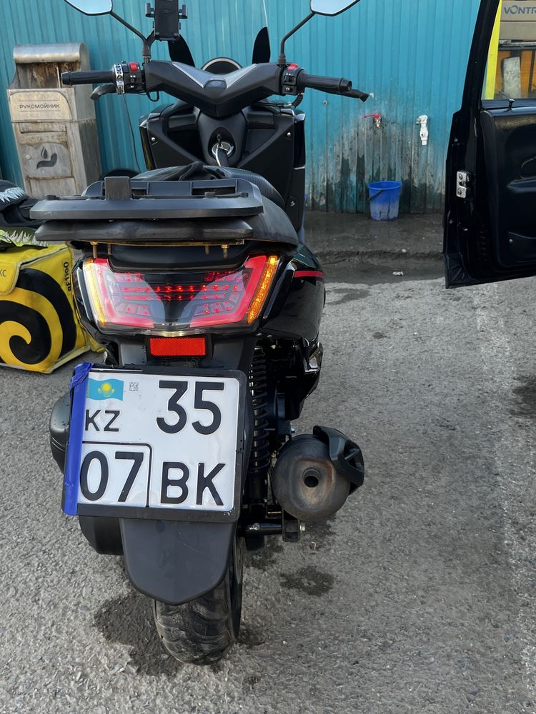 Мопед скутер N Max 200 кубов