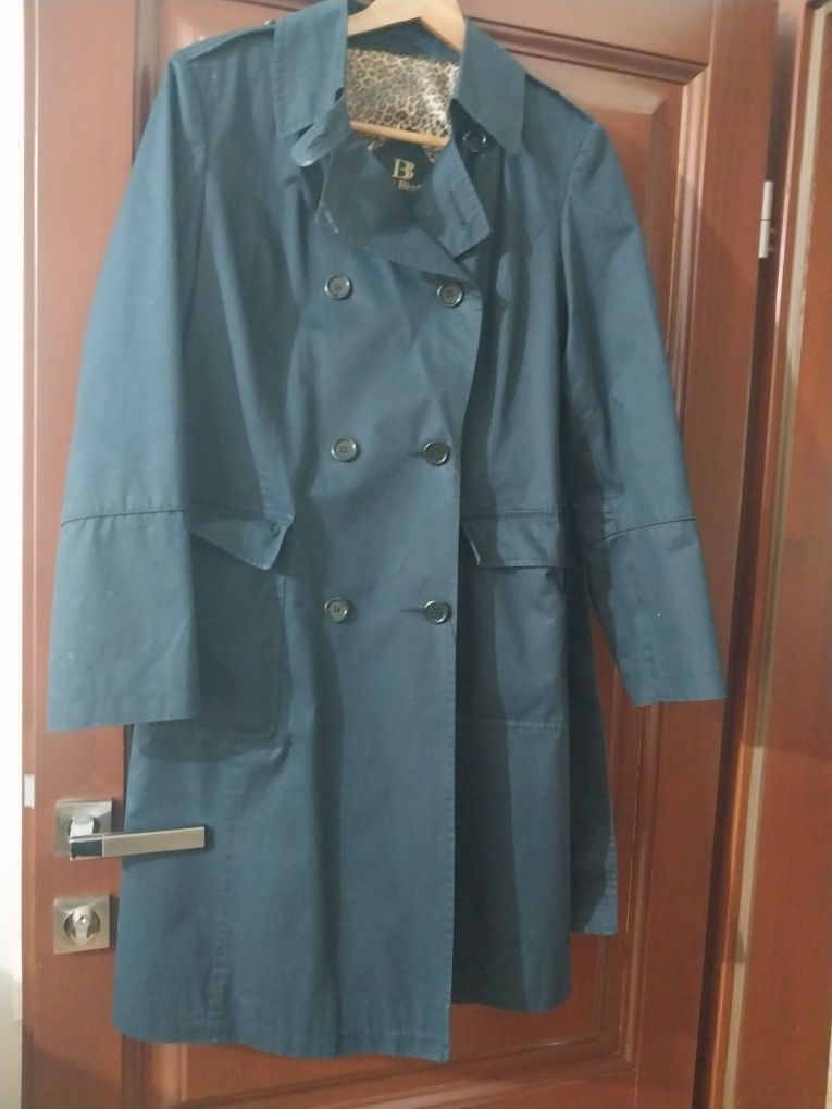 Плащ женские чёрный