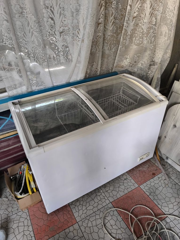 Продам морозильник