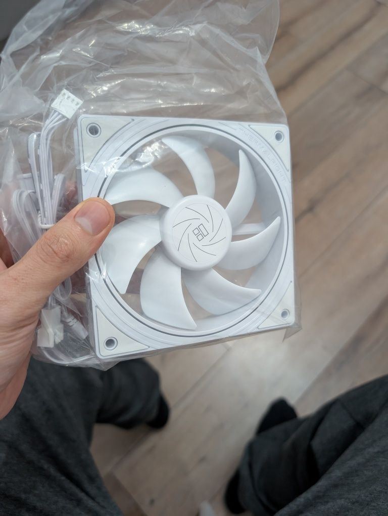 Новые белые кулера Thermalright TL-S12